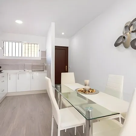 Ap. 2 Habitaciones- Boliches アパート